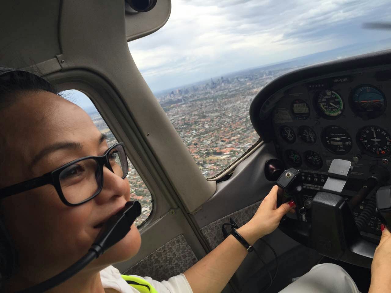（澳洲人物系列）这个女人好任性：50岁 开飞机玩玩？‏