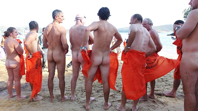3月1日周日早上9点悉尼Cobblers海滩将上演裸泳狂欢 你来吗？