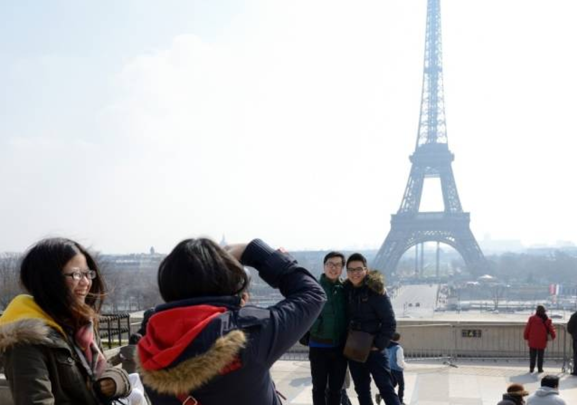 法媒眼中的中国游客：一半购物，一半旅游！浪漫、有钱、任性！