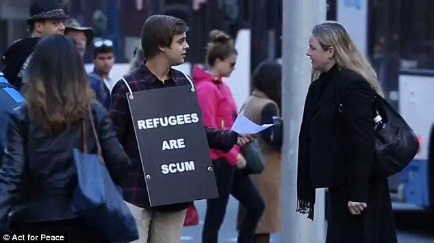 澳大利亚一个街头测试，看看大家对难民的反應 结果....‏
