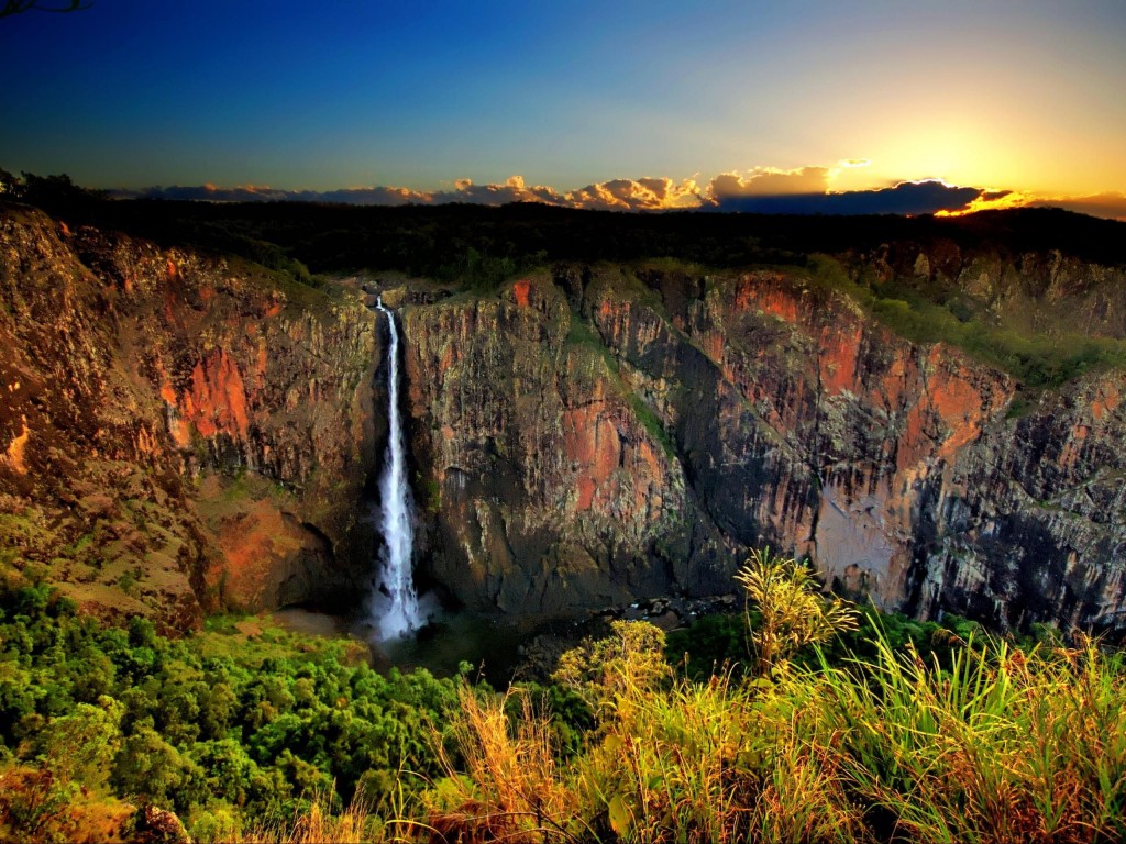 fall-travel-wallaman-falls-girringun-national-park-ingham-wallpaper-2560x1920