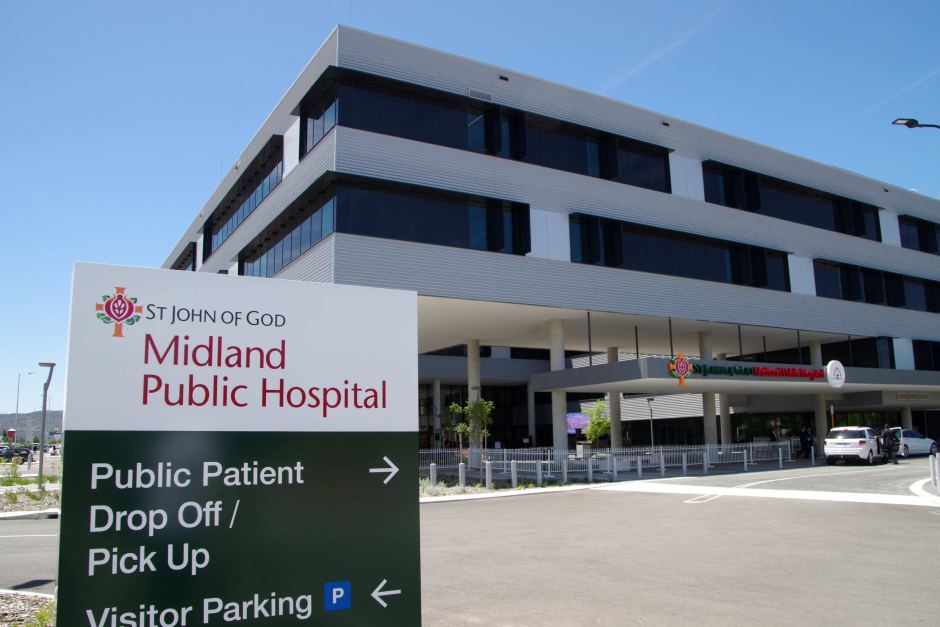 在澳洲，生孩子去公立医院还是私立医院？