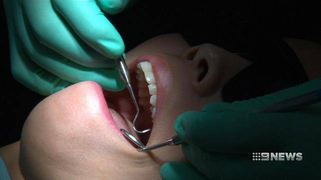 澳洲牙科费用全球最贵，澳人热衷去国外看牙，牙医协会警告这样做风险太大，被網友反嗆